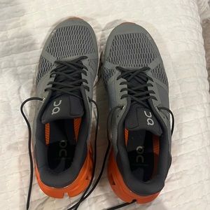 men's oncloud tennis shoes